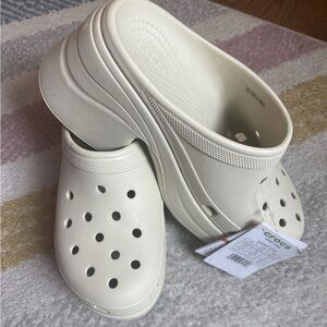 CROCS Classic Clogs in Off-White Size 10W 8M Siren Clog Platform NWT Bone Cream